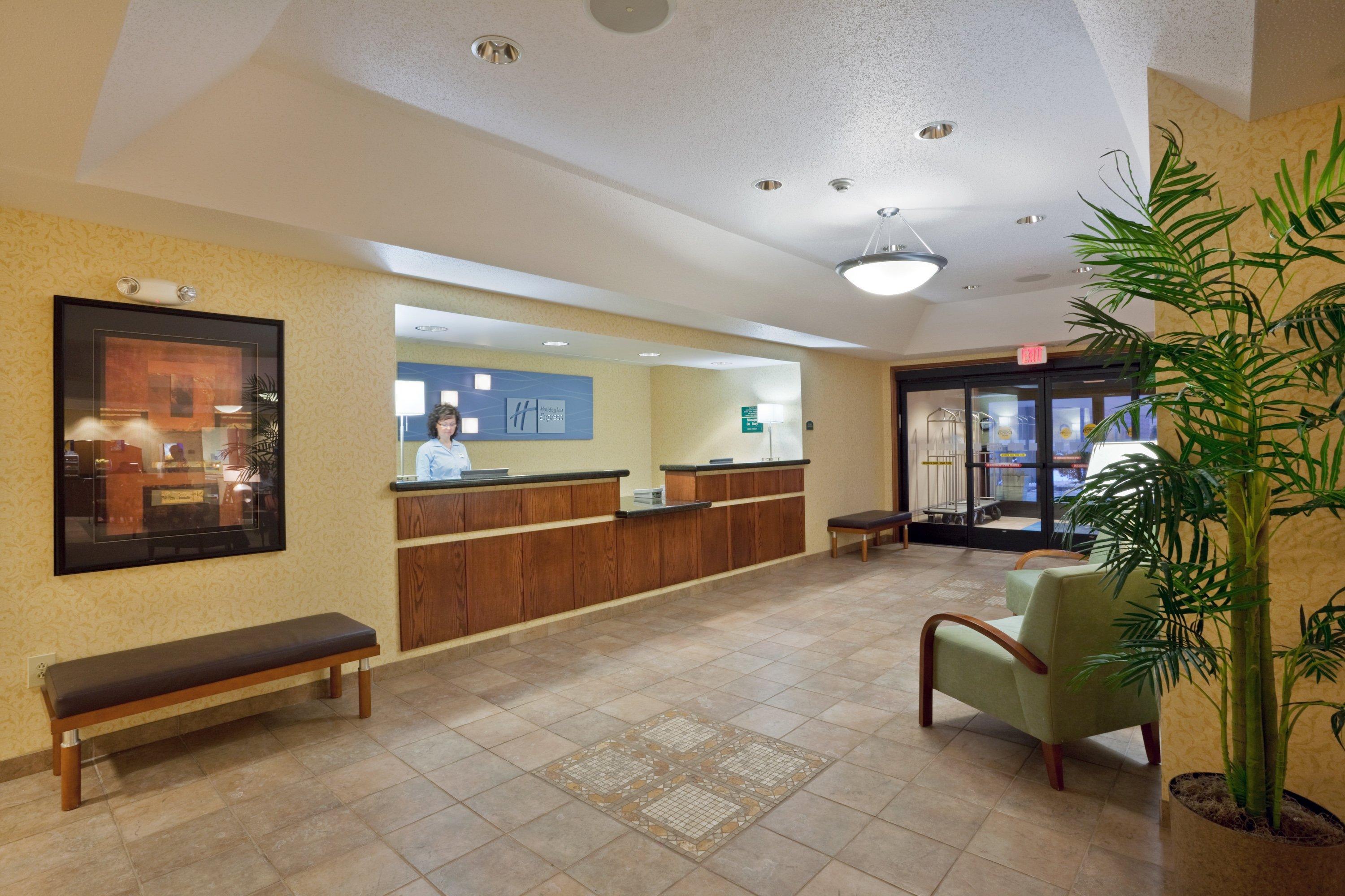 Holiday Inn Express Kansas City - At The Legends! By Ihg Bonner Springs Dış mekan fotoğraf