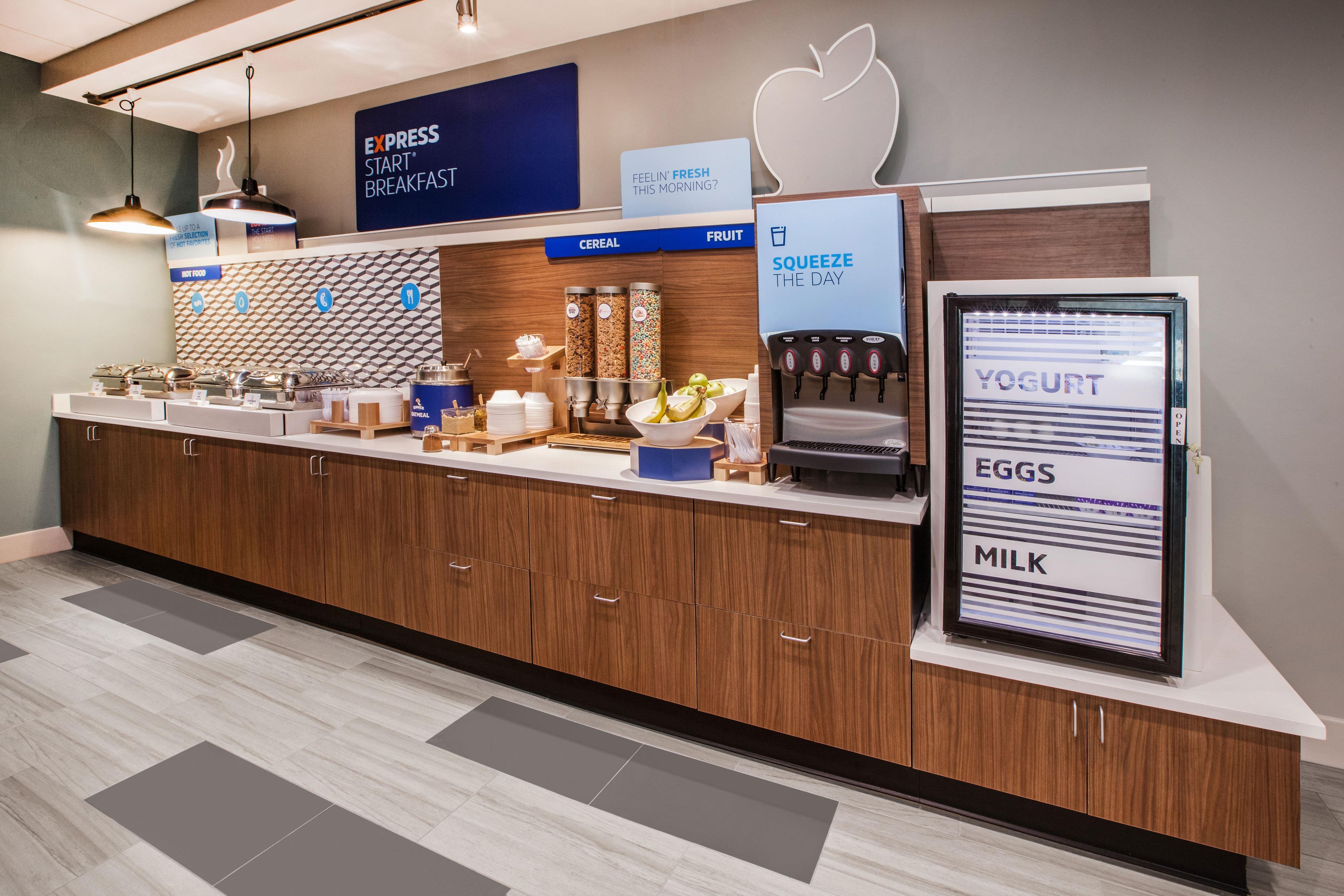 Holiday Inn Express Kansas City - At The Legends! By Ihg Bonner Springs Dış mekan fotoğraf