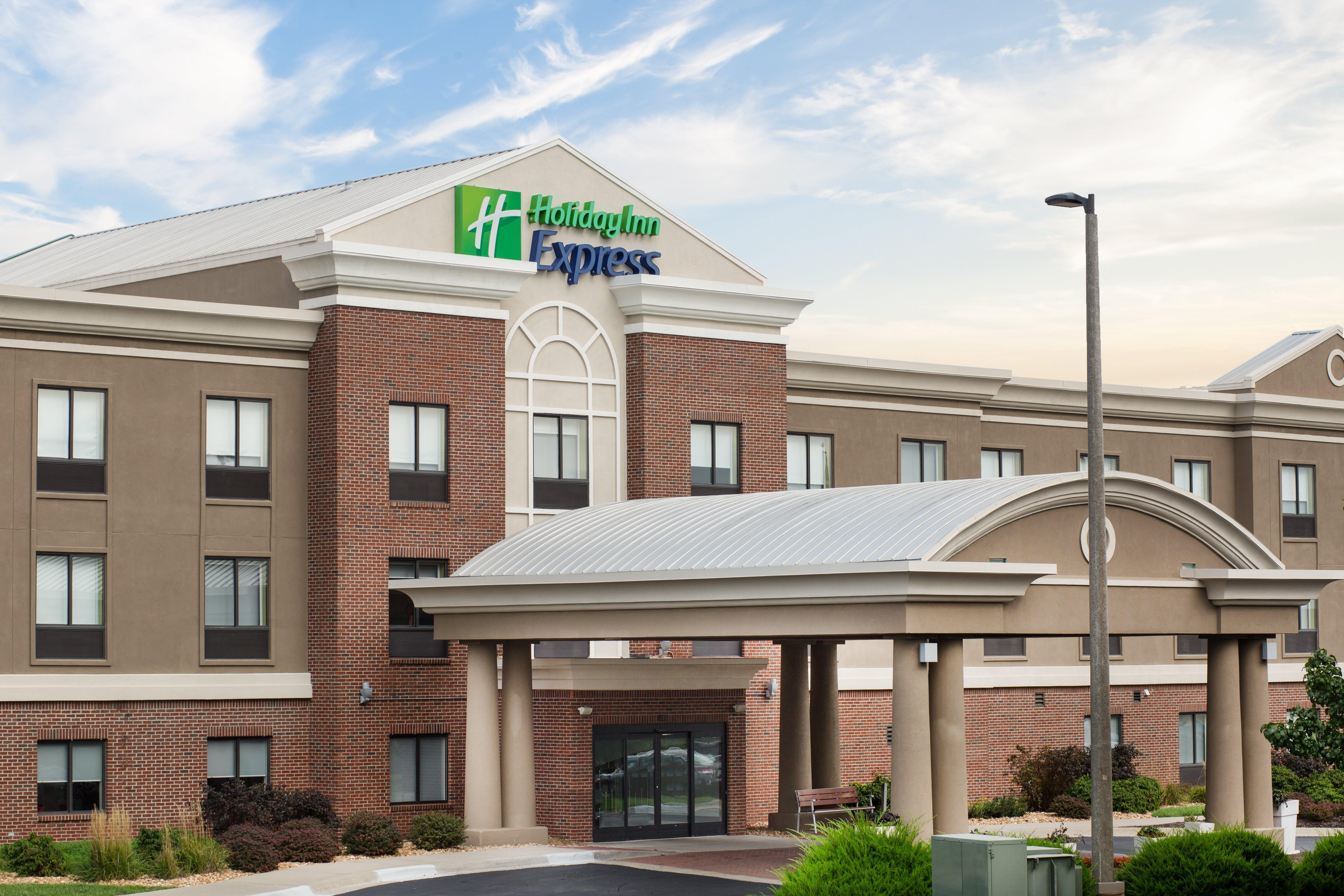Holiday Inn Express Kansas City - At The Legends! By Ihg Bonner Springs Dış mekan fotoğraf